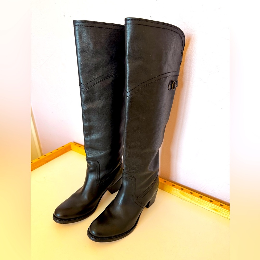 EUC Frye Jane knee high boots with optional cuff. Black size 8